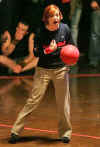 alyson-hannigan-dodgeball-tournament-mq-04.jpg (16989 bytes)