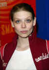 amber_benson_comic_con_hq_01_0750.jpg (96007 bytes)