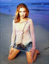 clare-kramer-beach-photoshoot-gq-01.jpg (125462 bytes)