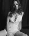 eliza_dushku_rare_outtakes_008.jpg (21981 bytes)