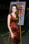 michelle_trachtenberg_omwf_premiere_01_0750.jpg (125371 bytes)