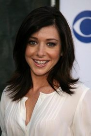 Alyson Hannigan con il nuovo look moro